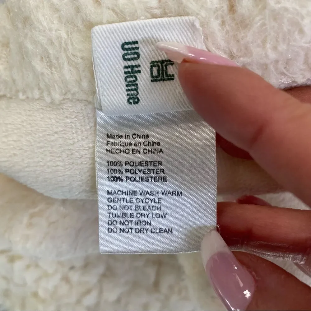 Urban Outfitters OU Home White Throw Soft Sherpa Fleece Blanket 65
